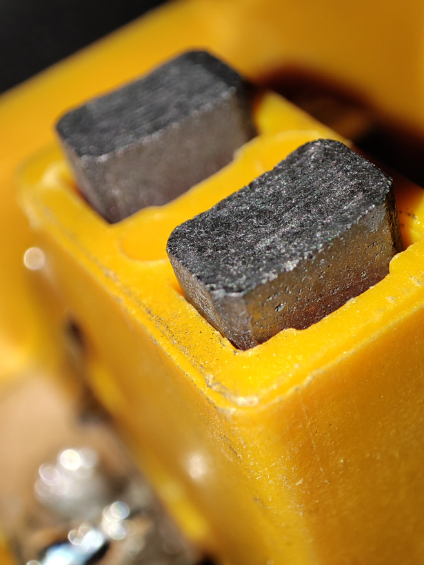 آفتامات دینام ذغال دار 28ولت اتوماتیک راهنما شش فیش ۱۲و۲۴ولت اتوماتیک راهنما ۳فیش فندکی و جا فندکی جا فندکی نحوه نصب جا فندکی ماشین جا فندکی اسپرت فندکی ماشین فندک ماشین جا فندکی شارژی انواع فندک