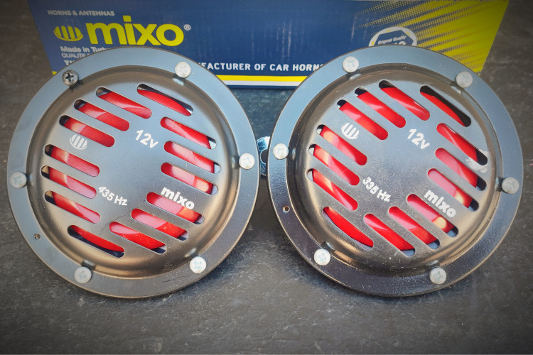 بوق پنجره دار ۱۲ ولت ۱۰۱۱ شبکه داربوق بادی چند صدا صدای بوق بادی چهار لول بوق بادی حلزونی صدای بوق بادی حلزونی بوق حلزونی بوق بادی خاور بوق بادی خودرو بوق بادی پمپ سر خود خرید بوق بادی کامیون بوق کامیون