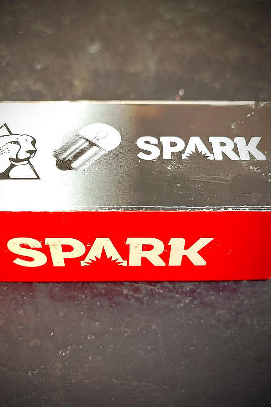 لامپ فندقی چراغ خطر لامپ فندقی عقاب اصلی لامپ فندقی عقاب اصلی ۲۴ولت لامپ هالوژن گازی لامپ هالوژن گازی ۳خار لامپ هالوژن گازی ۲۴ولت محافظ چراغ جلو بنز ده تن نئون داخل چراغ جلو ولوو