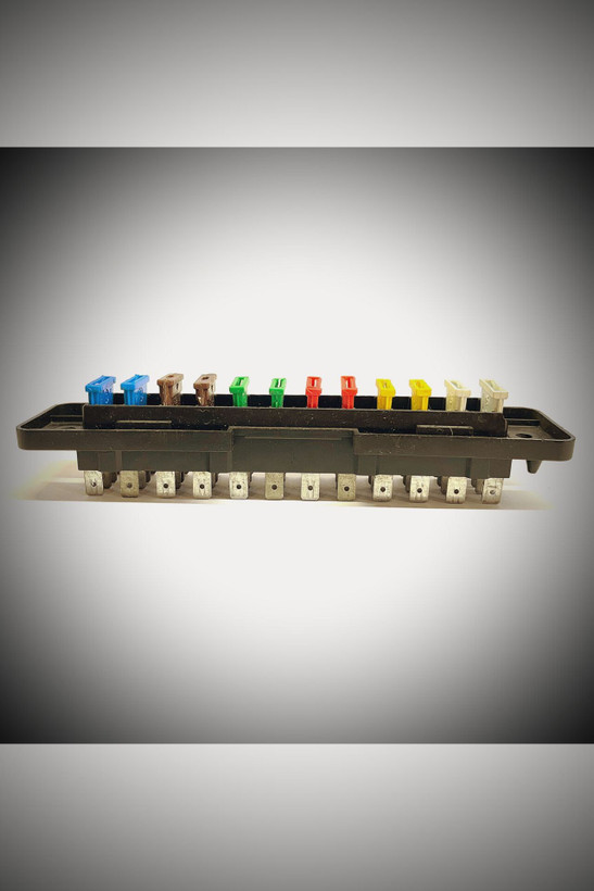 جعبه فیوز ۱۲ خانه جعبه فیوز با جایگاه ۱۲ فیوز گچی جعبه فیوز ۱۲تایی جعبه فیوز گچی