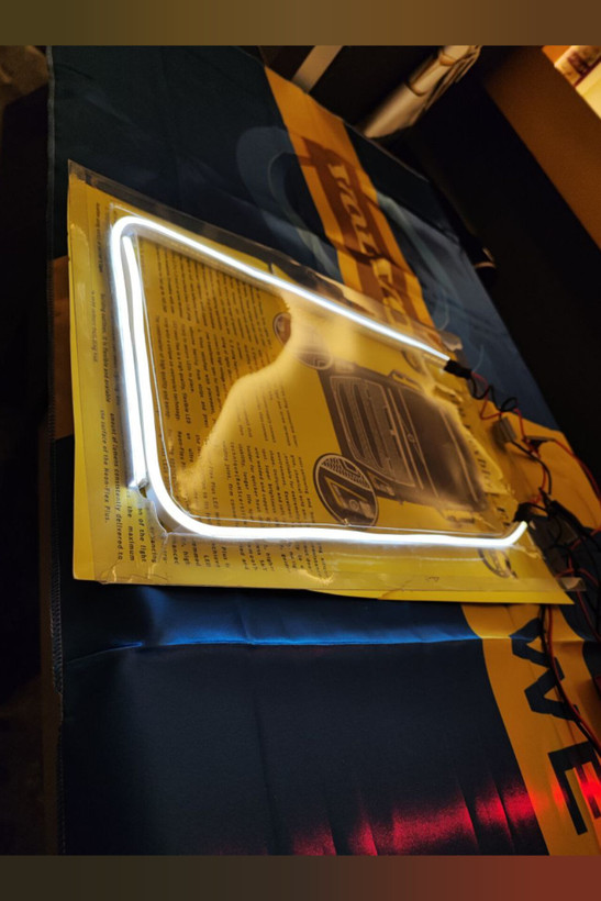 نئون داخل چراغ جلو ولوو افهاش محافظ چراغ جلو بنز ده تن نئون داخل چراغ جلو ولوو