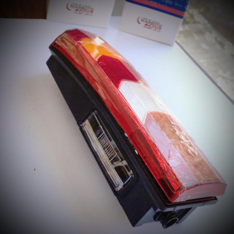 چراغ خطر عقب بنز اکتروس Mp4 سمت راست طرف شاگرد Right چراغ خطر MP4 چراغ خطر عقب بنز اکتروس چراغ خطر اکتروس سمت راست طرف شاگرد چراغ خطر اکتروس سمت چپ طرف راننده چراغ خطر عقب بنز ده سیلندری مایلر بنز تک ۹۱۱ ۱۹۲۴ ۱۹۲۱ مدل ۳ رنگ