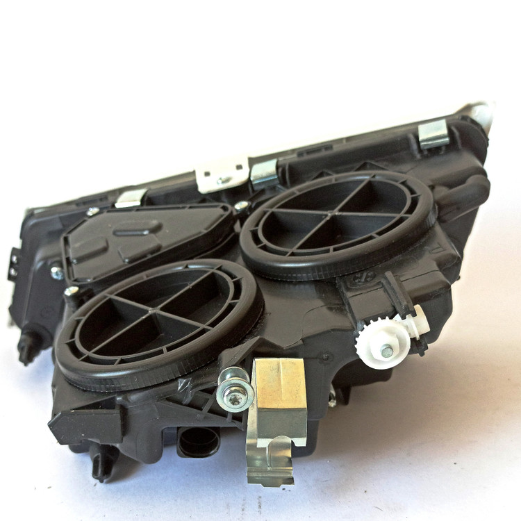 پروژکتور هلا مربع 13 در 13 سانتیمتری مدل 888 دارای لامپ 24 ولت Heila (بسته 2 عددی)